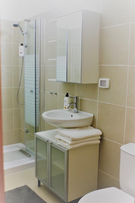 Tlv Suites By The Sea - 2 Rooms Tel Aviv Bagian luar foto