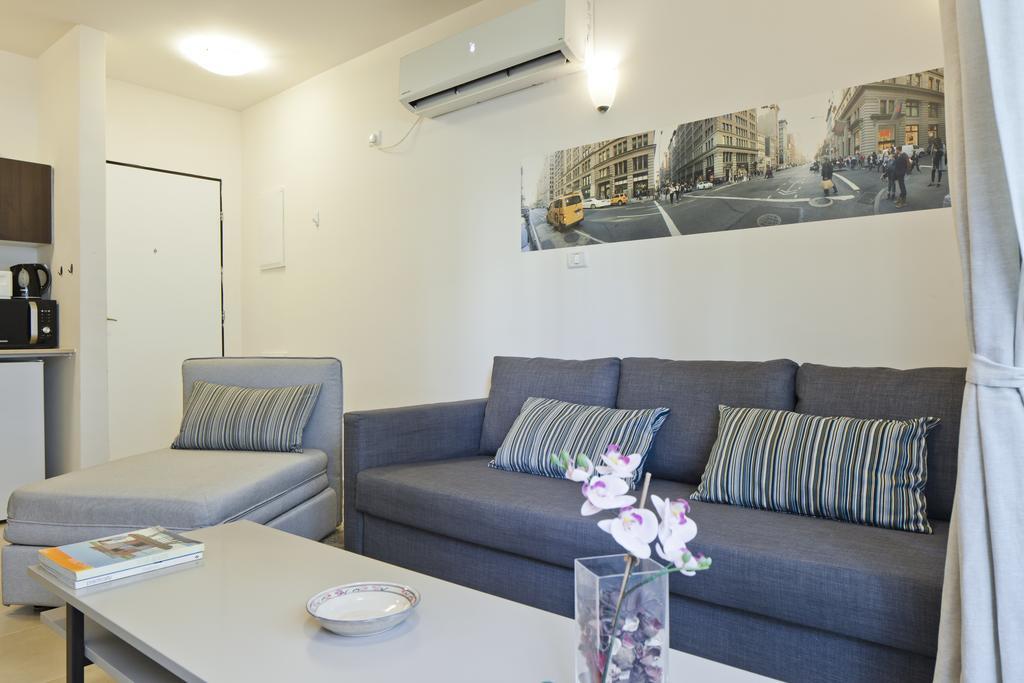 Tlv Suites By The Sea - 2 Rooms Tel Aviv Bagian luar foto