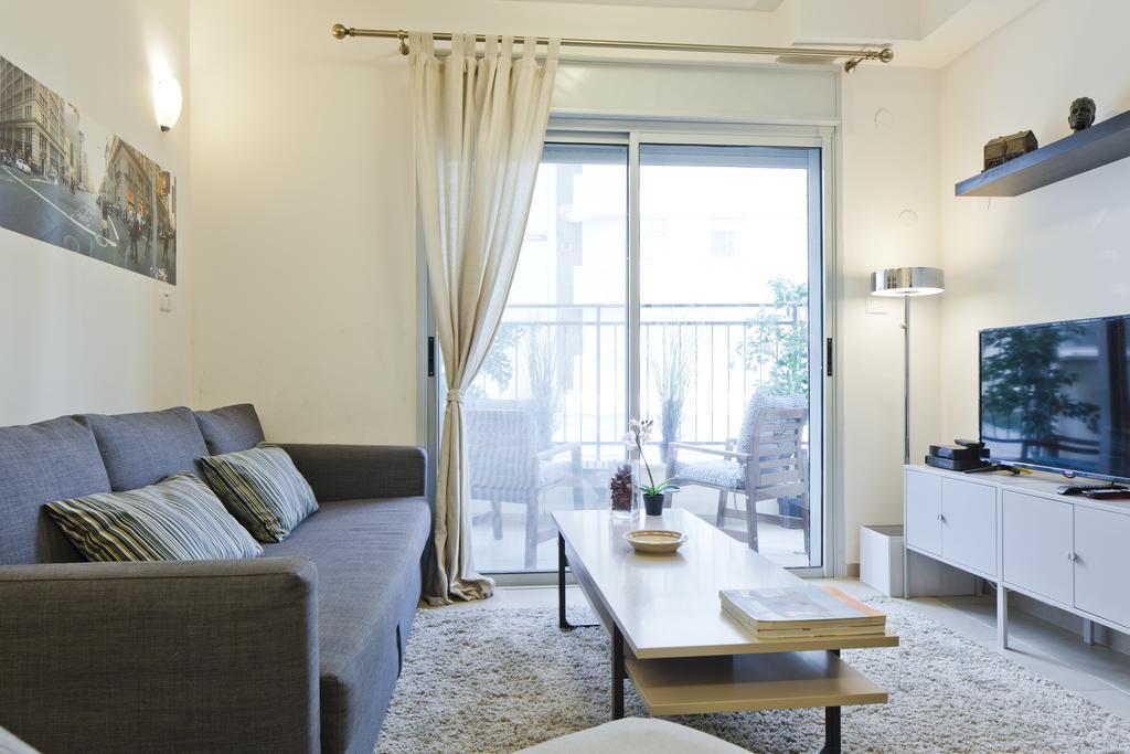 Tlv Suites By The Sea - 2 Rooms Tel Aviv Bagian luar foto