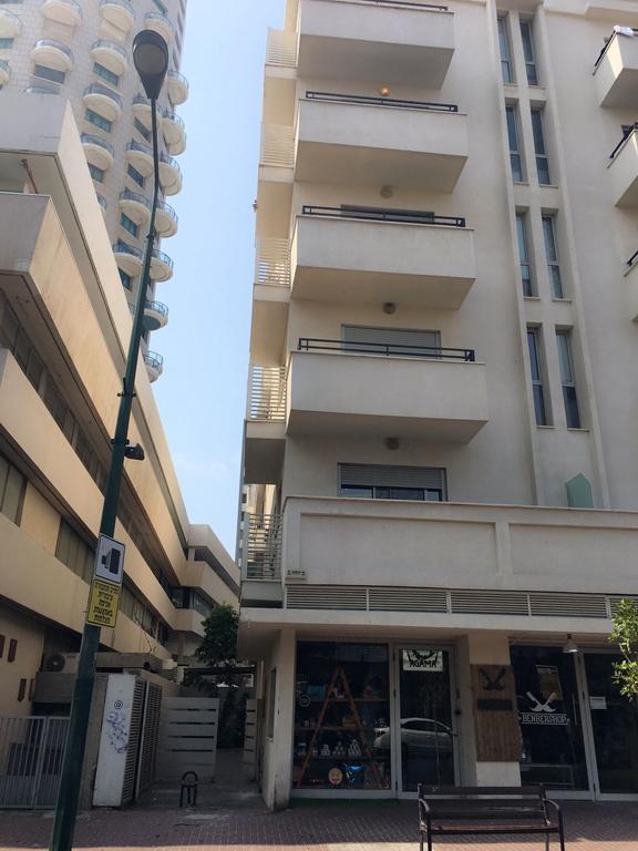 Tlv Suites By The Sea - 2 Rooms Tel Aviv Bagian luar foto